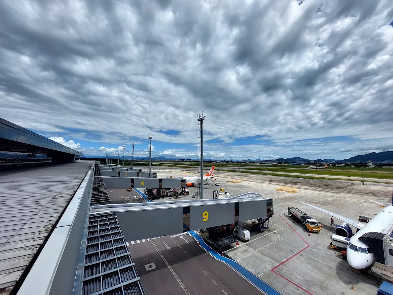 Transfer Aeroporto / Check-in-out hotel — Balneário Camboriú